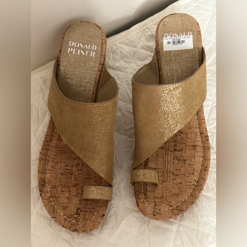 Donald J. Pliner Gold Sandals for Summer SZ 11